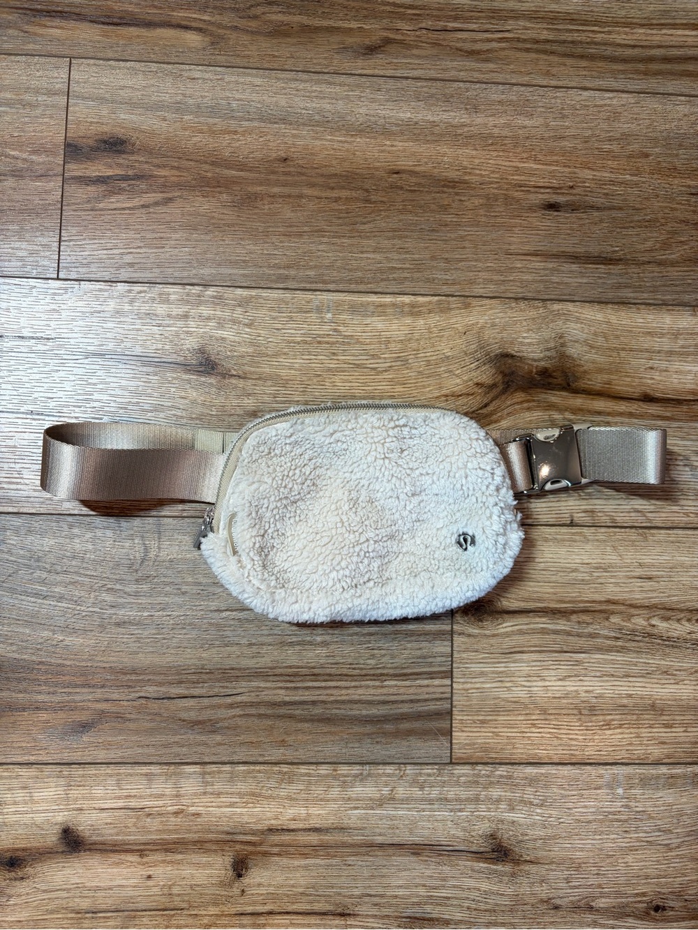 Lululemon Everywhere Belt Bag 1L Sherpa Fleece Natural Ivory Trench - Picture 2 of 9